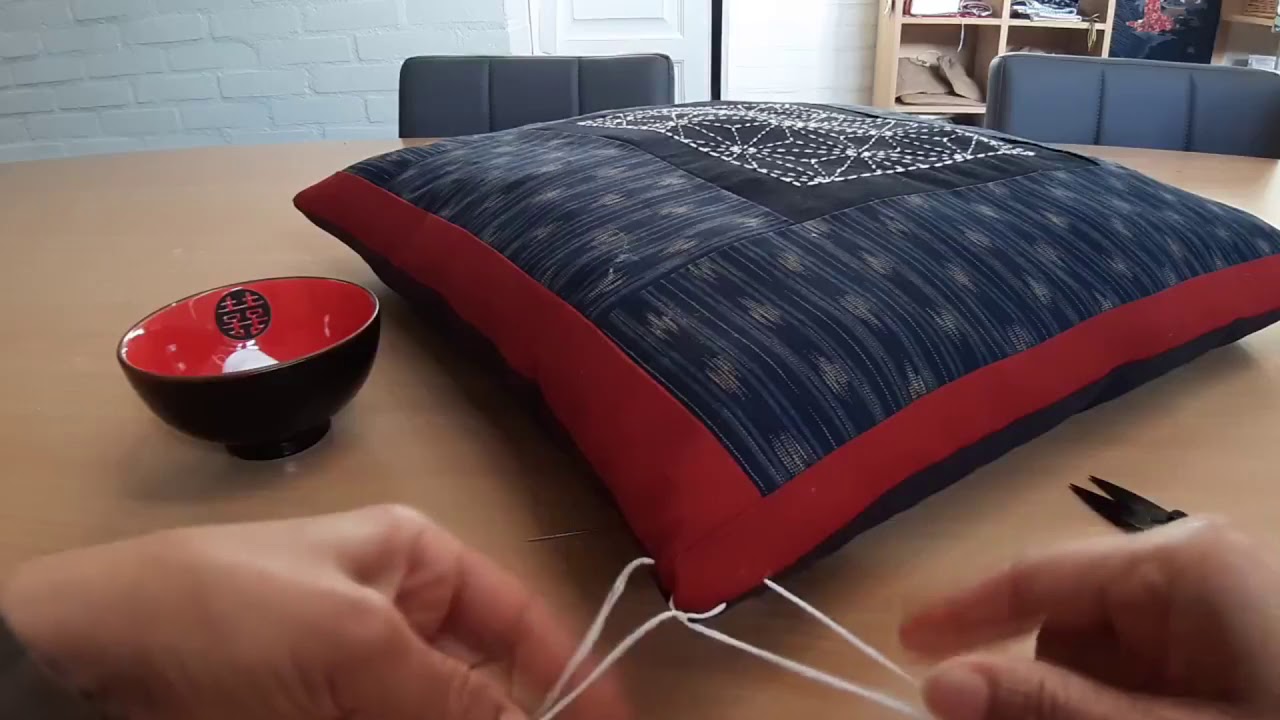 Making a zabuton (Japanese floor cushion) using the zabuton kit 