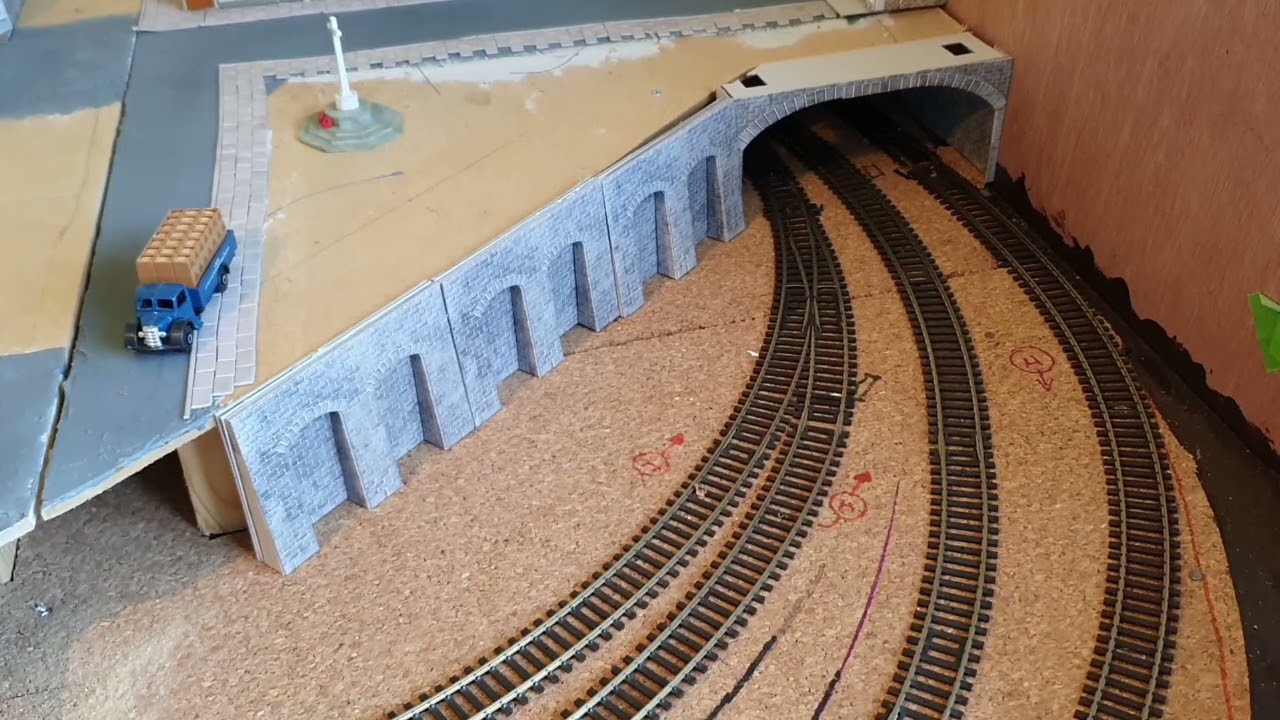 Metcalfe Triple Tunnel Arch & Retaining Walls Build