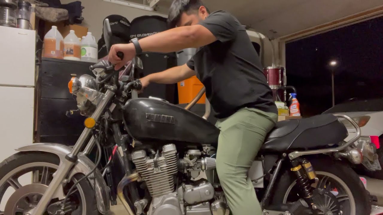 How to Fix a Broken Shock Mount: XS1100 79'