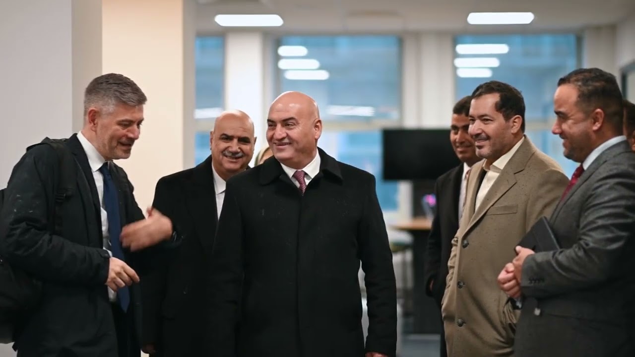 الملحق الثقافي في لندن ا.د قصي الاحمدي يحضر توقيع اتفاقية التوأمة بين جامعتي البيان وبلمث البريطانية
