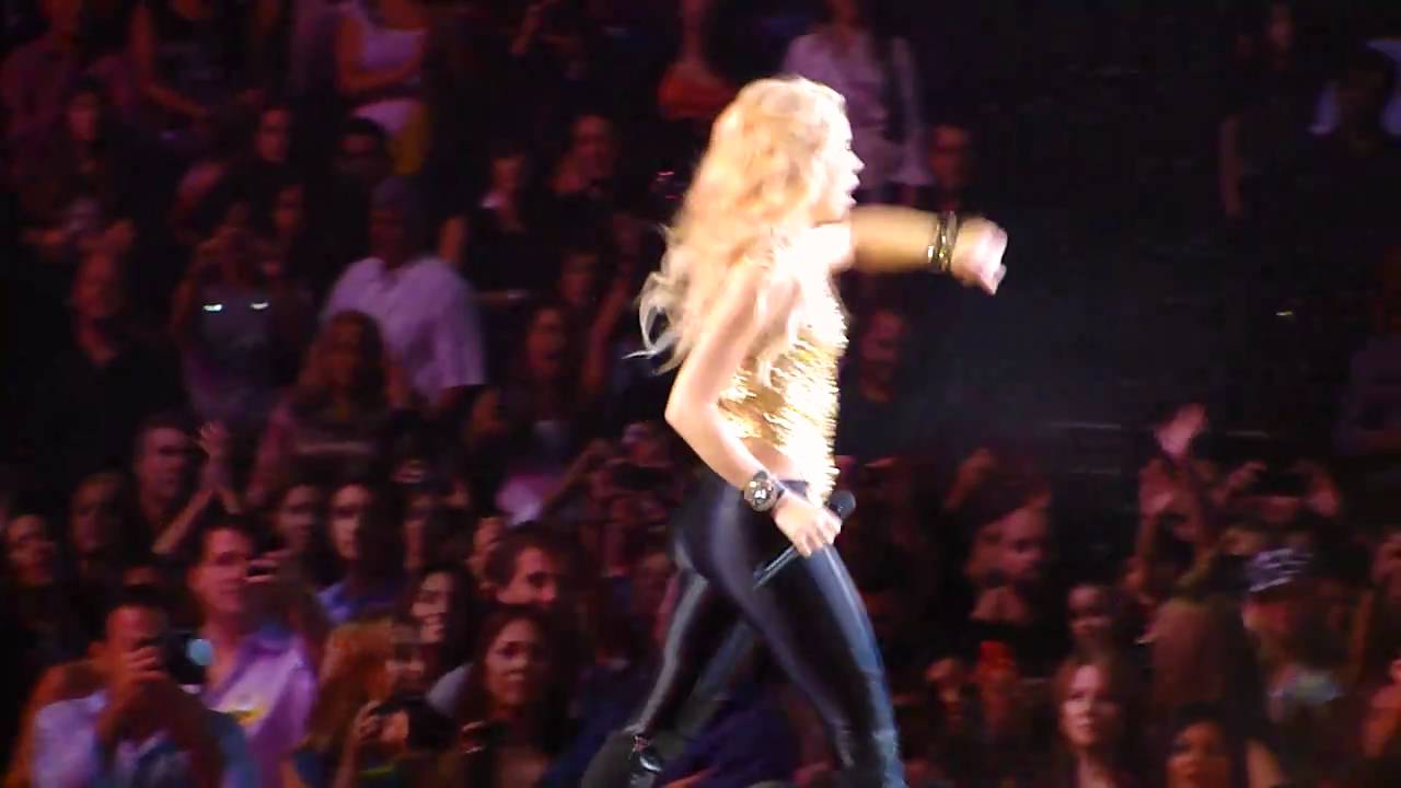 Shakira 2010 Tour - Whenever Wherever HD