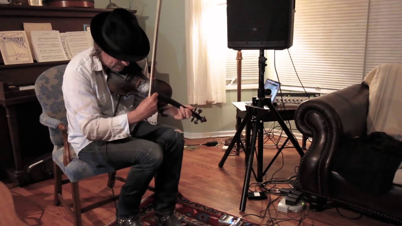 Daniel Lapp Teaches the DigiTech Trio with a Fiddle