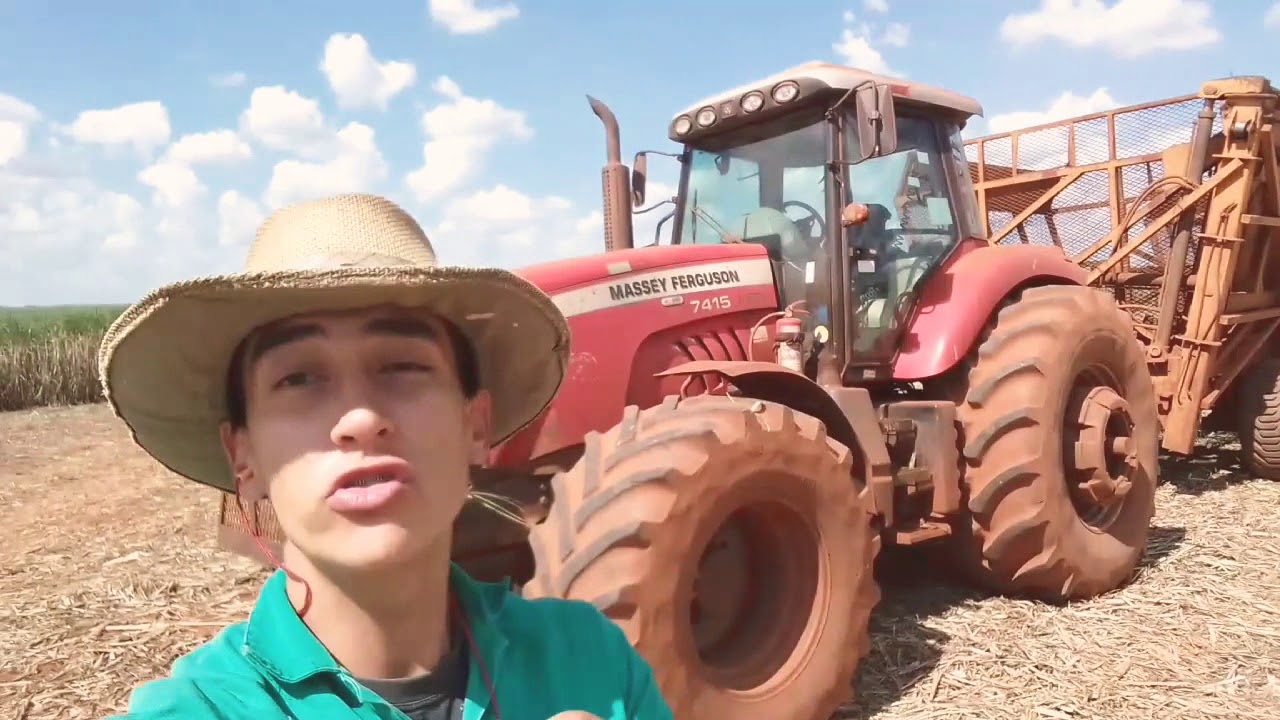 Trator transbordo MASSEY FERGUSON 7415, Mostrando o Vasculamento no Caminhão.