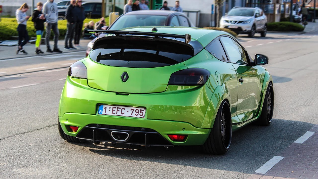 Bagged Green Renault Megane RS - Accelerations, Sounds, ...