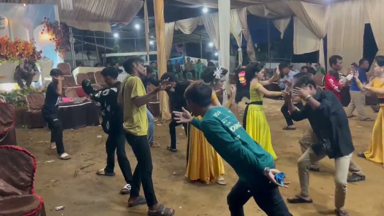 Ronggeng cahaya mekar 