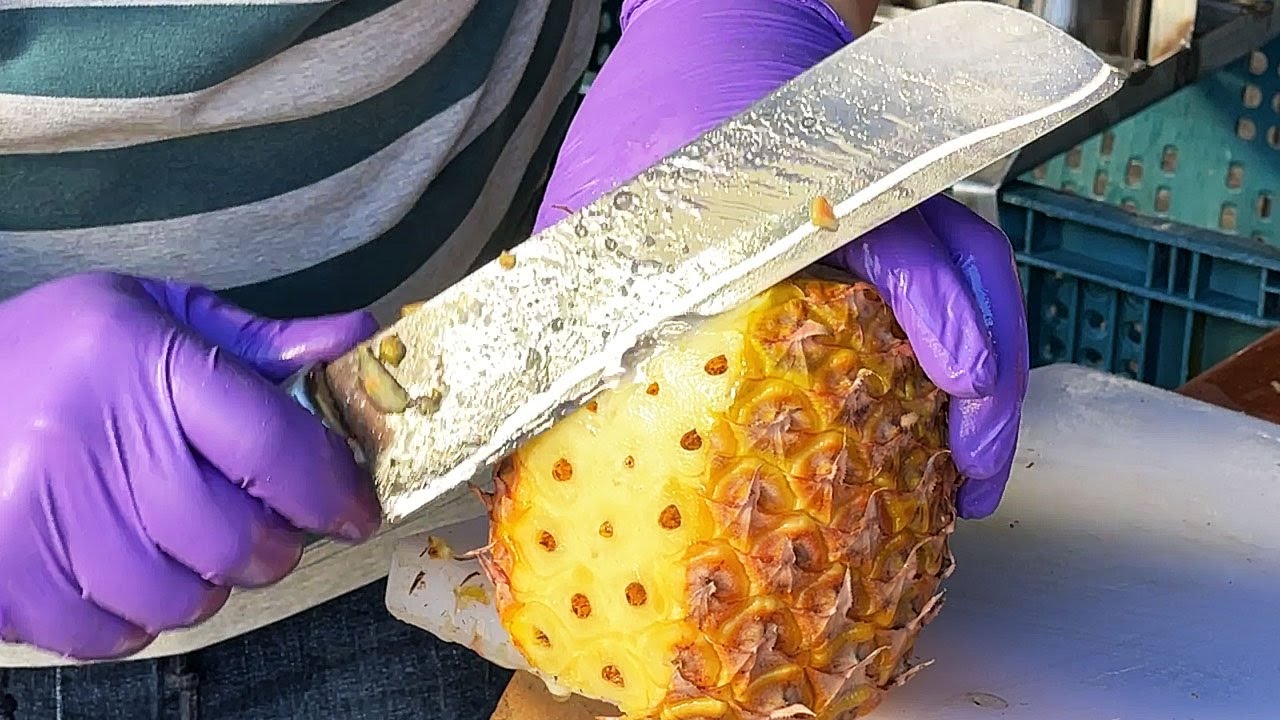 Pineapple Cutting  /Perfect  10 Seconds Pineapple Peeling Skill - Taiwan Street Food