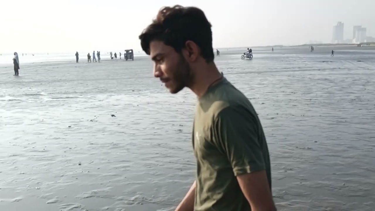 Visit Karachi Clifton sea🌊🌊 view with friends 🥰😍😘😍