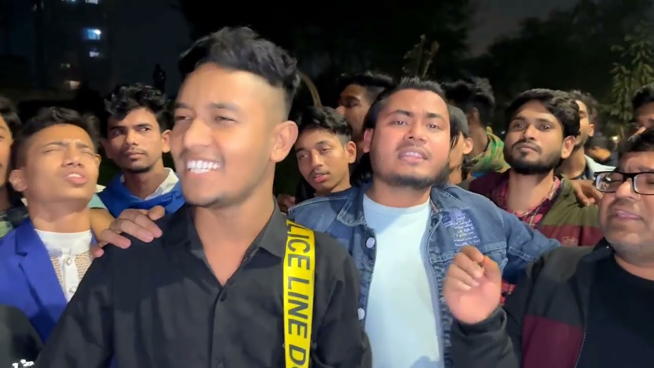 আপনের আপন পরের চেয়ে পর।। নিজেই বান্ধিয়া ঘর নিজেই আনো ঝড়।। Aponer Apon porer ceye por