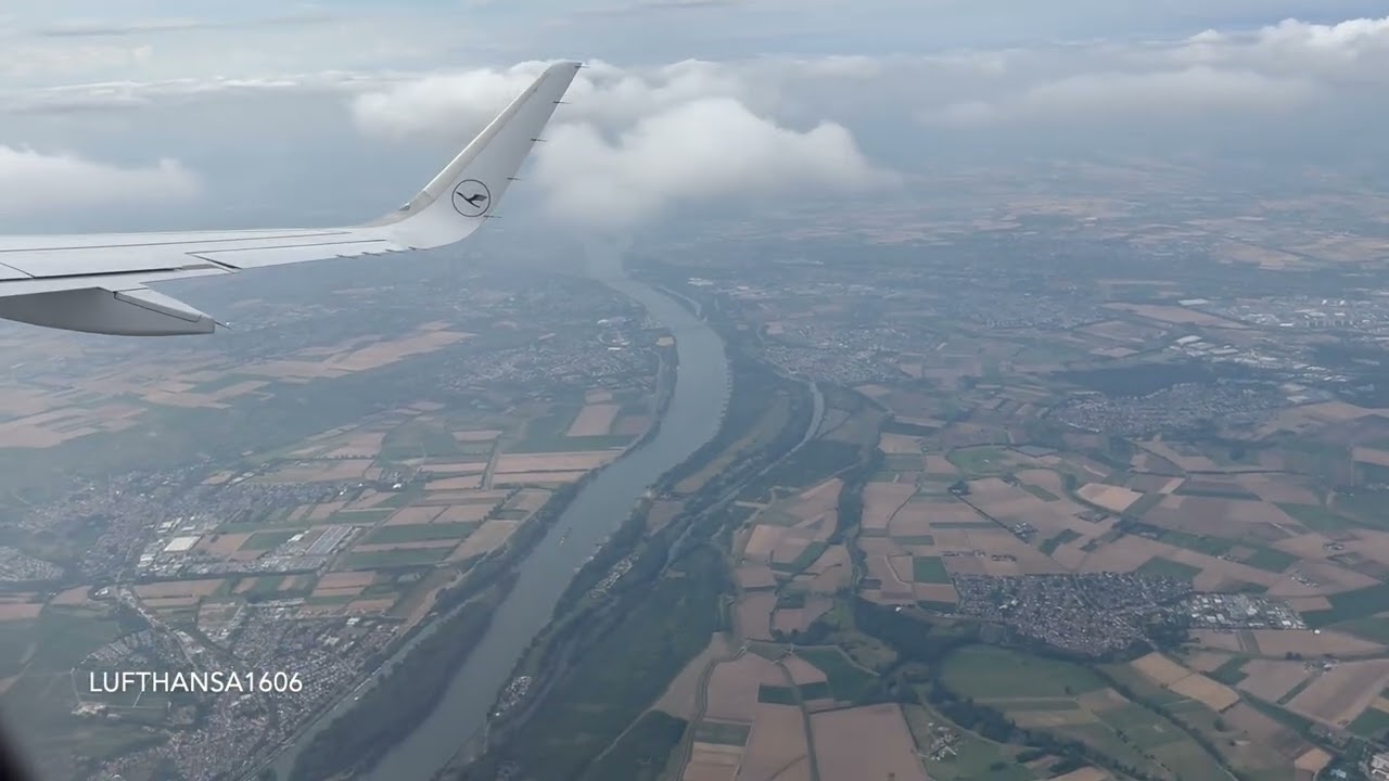 Lufthansa Airbus A320 flight from Frankfurt (FRA) to Manchester (MAN) airport