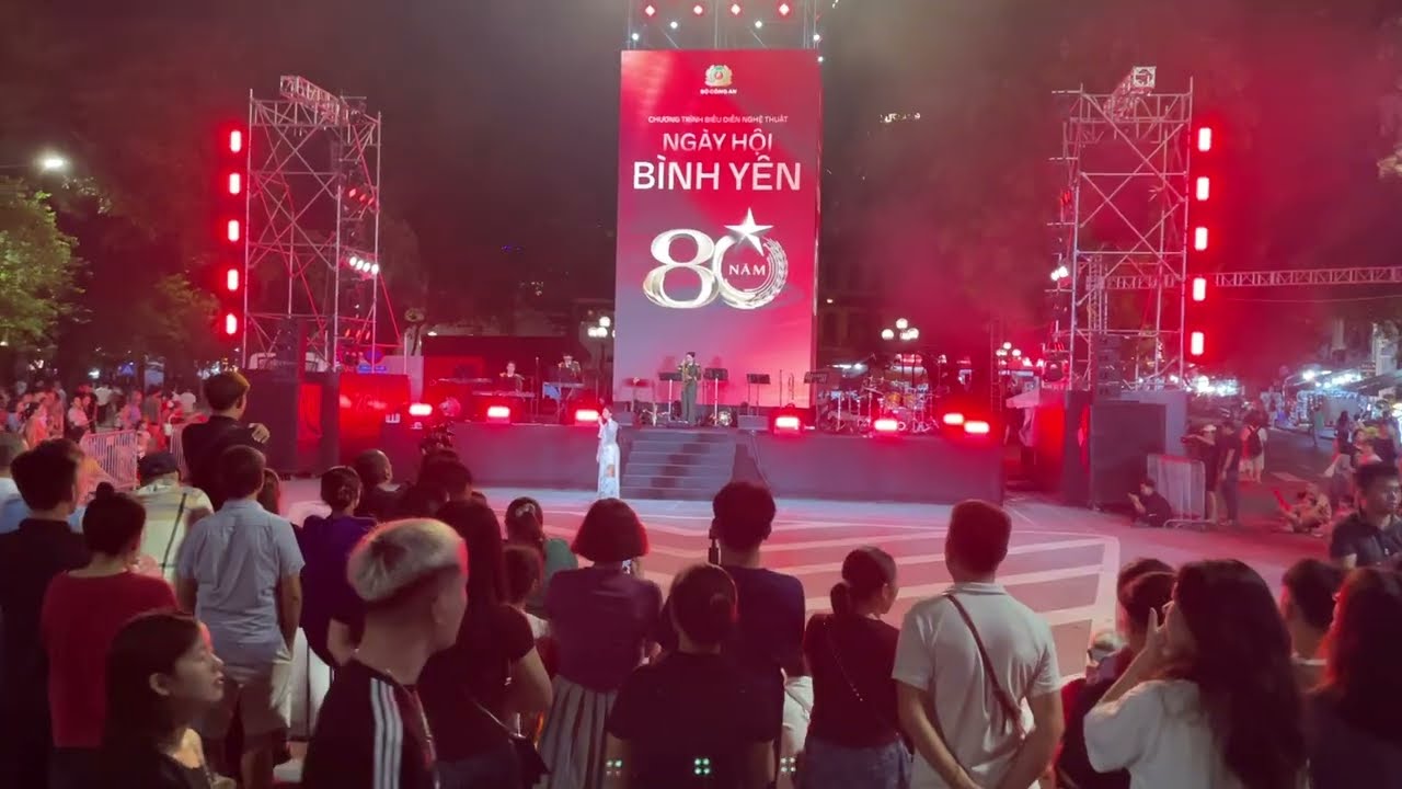 Hoan Kiem Lake Concert Stage – Discover the Hanoi Heart | Vietnam Walking Tour