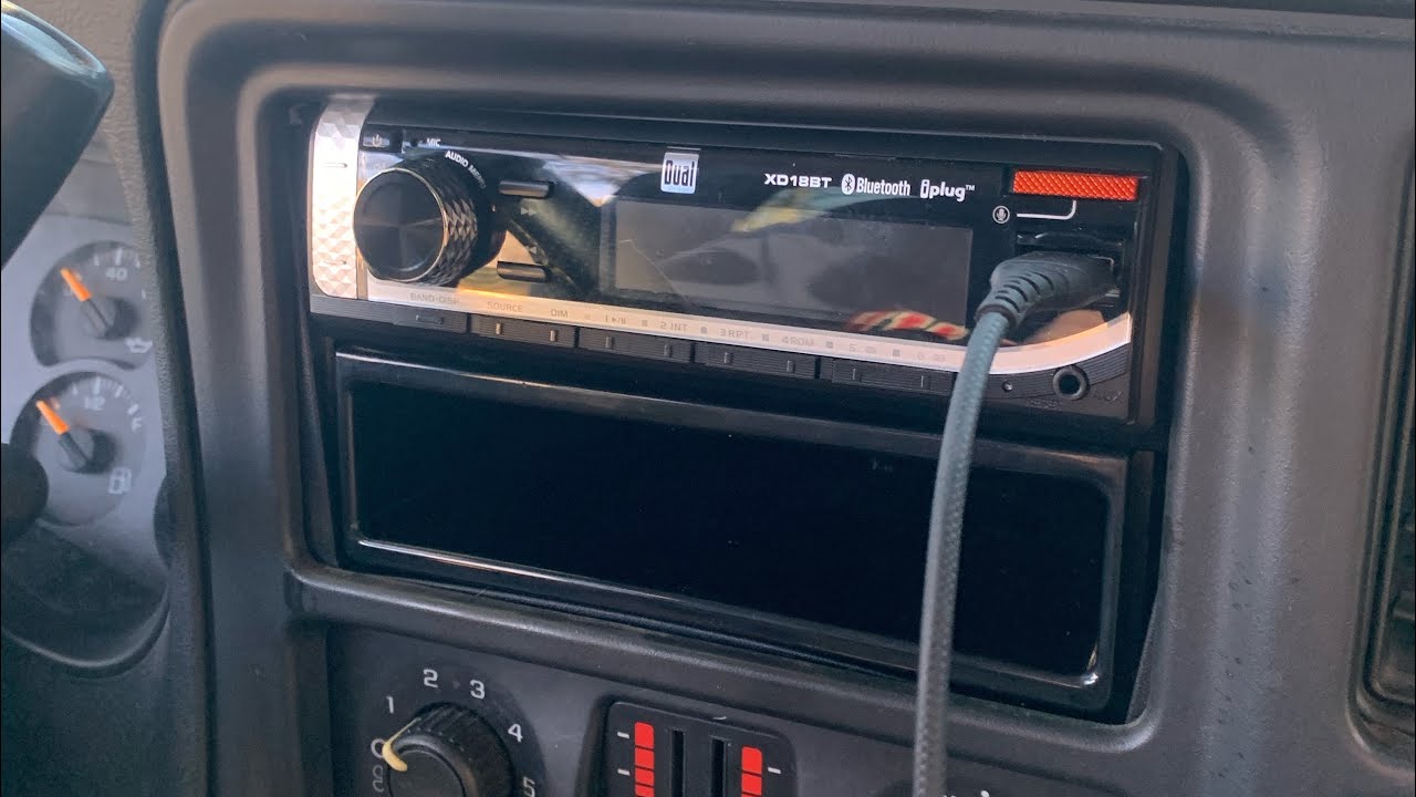 30$ aftermarket head unit in $2800 Silverado