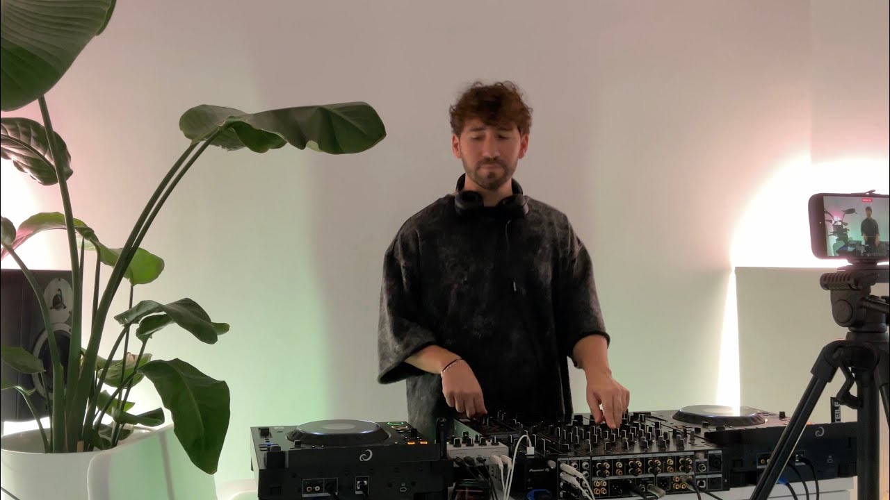 Chris IDH - Welcome Home Session 001