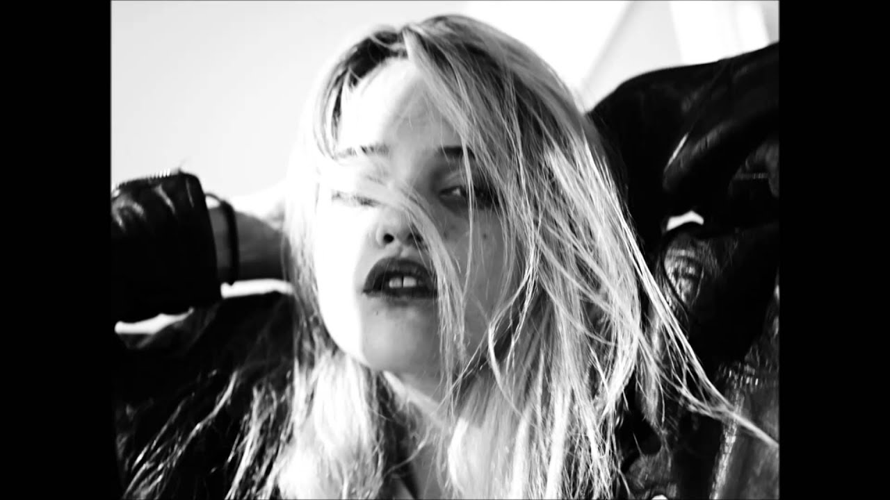 Cherry Glazerr - Had Ten Dollaz (Saint Laurent AW14)