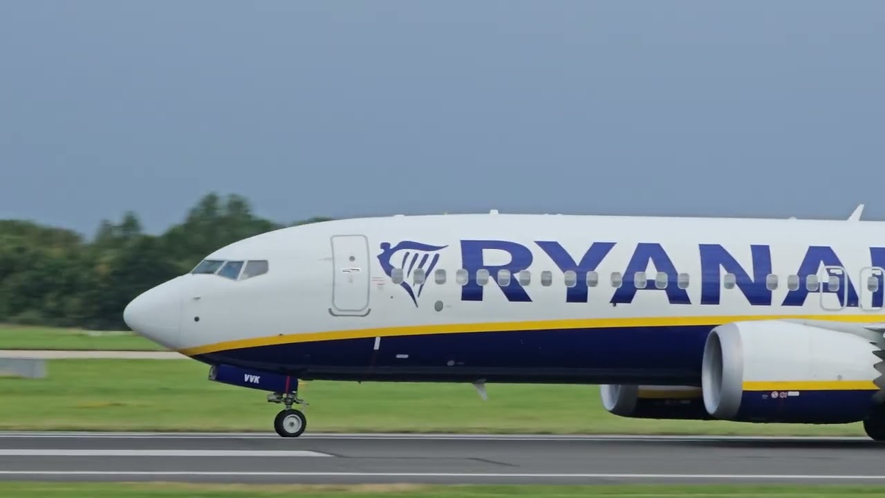 3 Minutes of Airport Action at Manchester Airport #airport #manchester