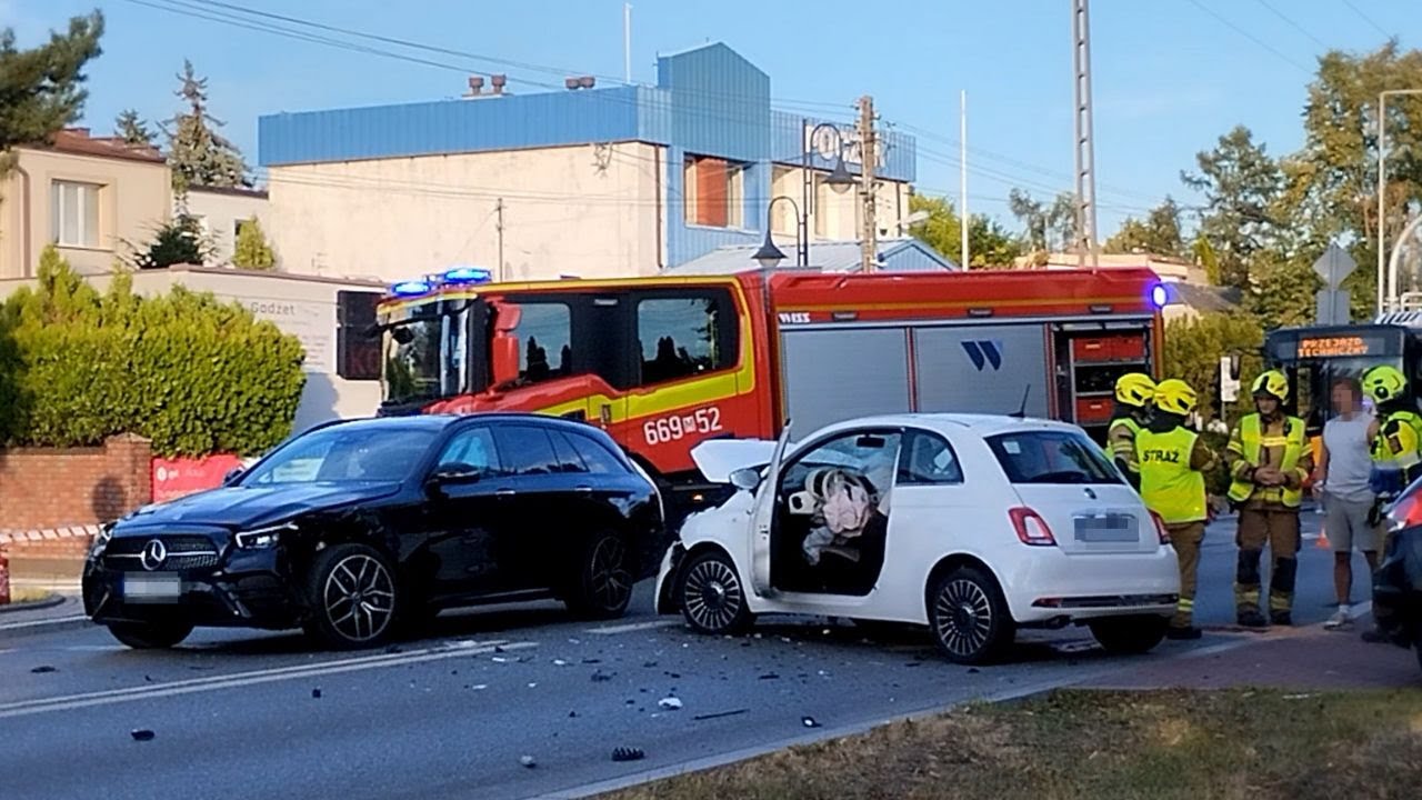 Kolizja dwóch pojazdów w Łomiankach, Warszawska. Jedna osoba poszkodowana