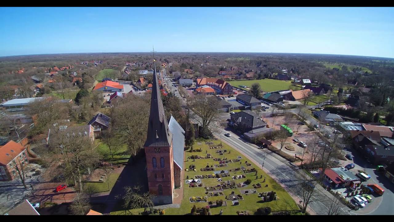 Remels Uplengen - Flug um die St.Martinskirche 01.04.2016 - YUNEEC Q500 4K