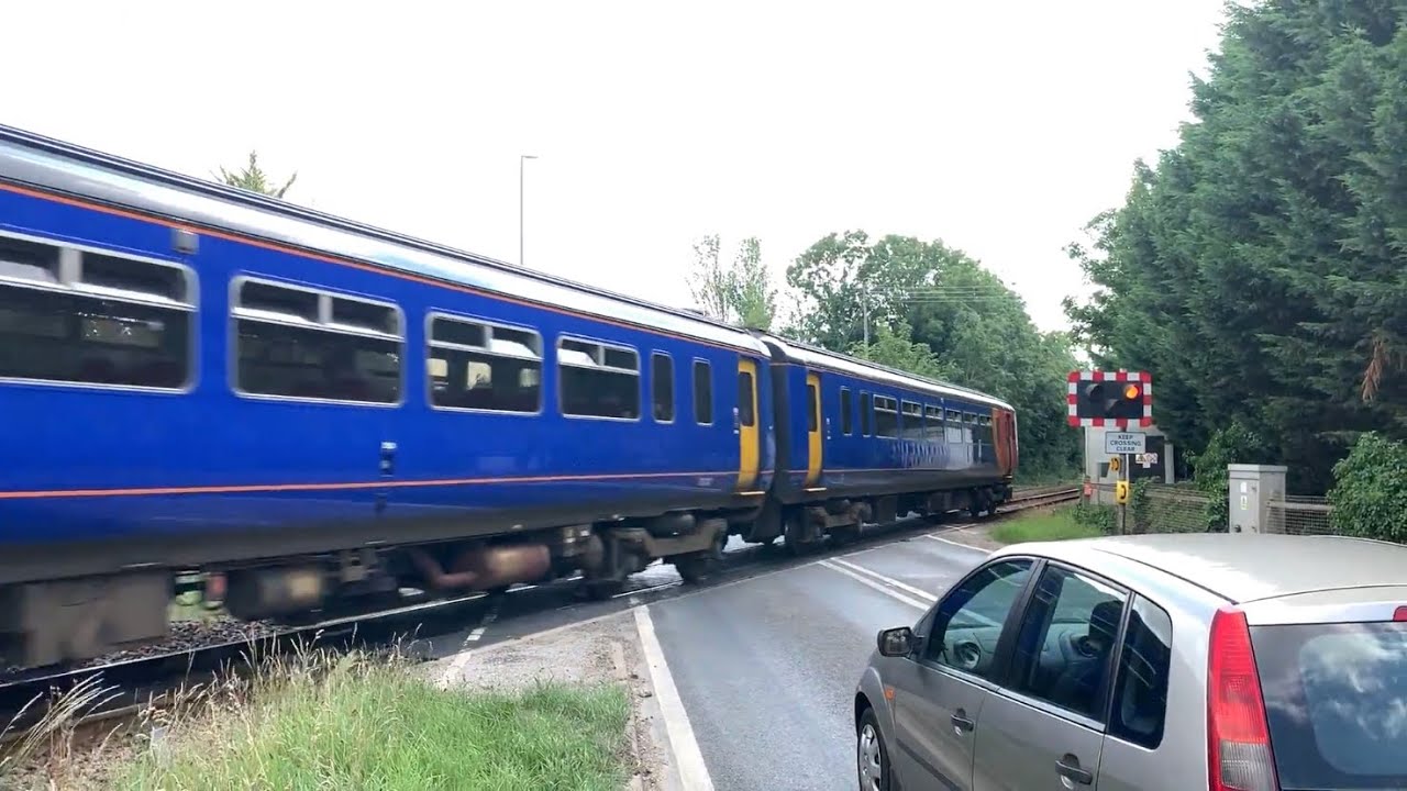 *Car Gets TRAPPED on Crossing* High Ferry Level Crossing (Lincolnshire) (24.07.2020)