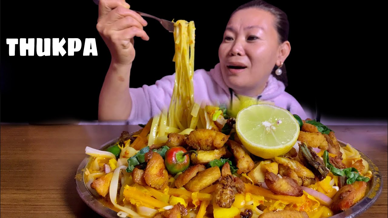 HOT HOT THUKPA JADO MA !! JADO MA CHICKEN THUKPA || JHOL WALA THUKPA