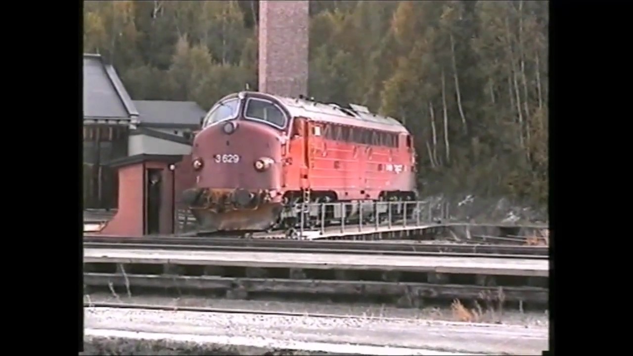 NSB Di3 in 2000 and some NSB trains