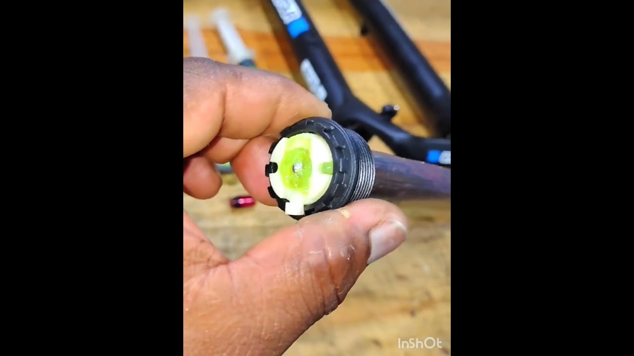 Mesmo nova, zerada necessita de lubrificação adequada, suspensão SR SUNTOUR XCR 32 DE MOLA 😱🥵🔝