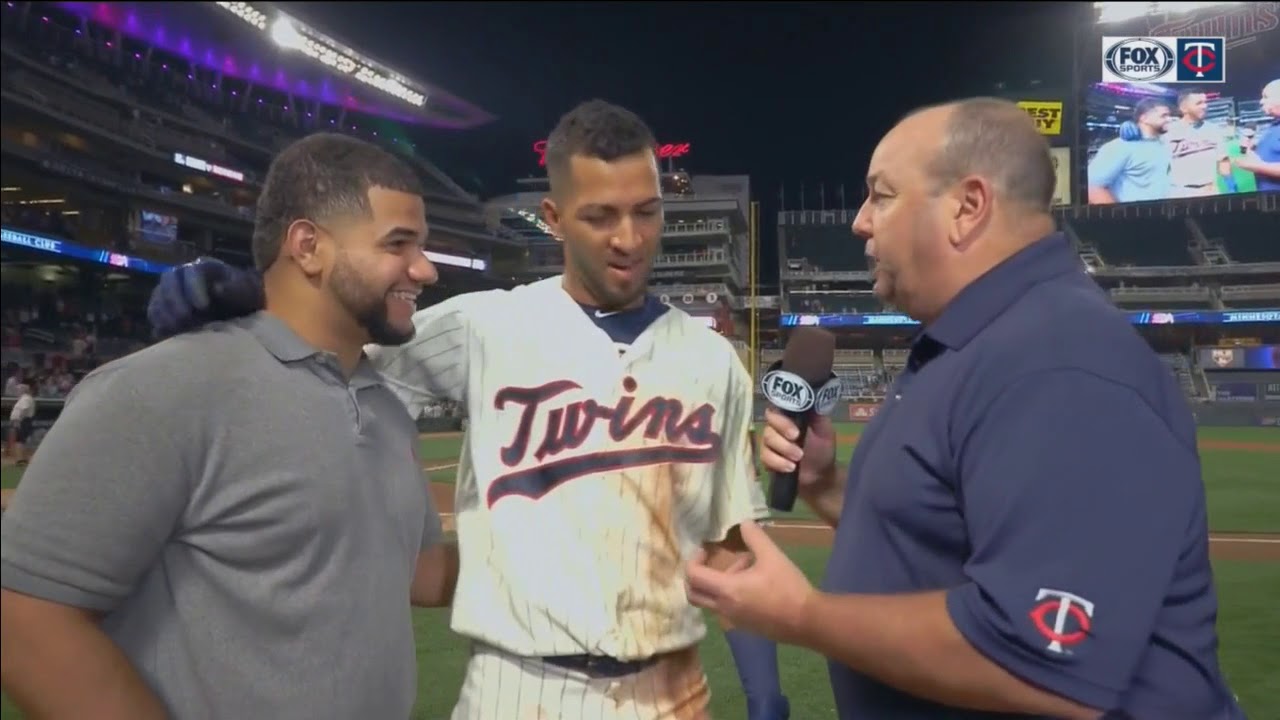 Twins fans chant for Eddie Rosario after walk-off homer
