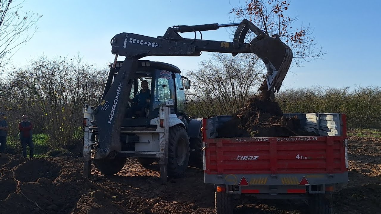 Beko Loder Hidromek 102s ile Toprak Kazıma ve Traktöre Yükleme İşlemi