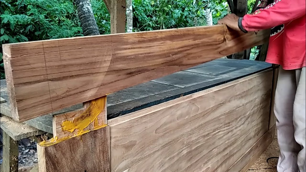 Ternyata seperti ini cara tukang kayu membuat pintu minimalis dari awal sampai jadi