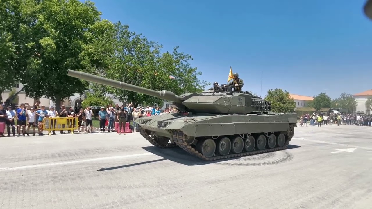 Desfile de Carros de combate en El Goloso.