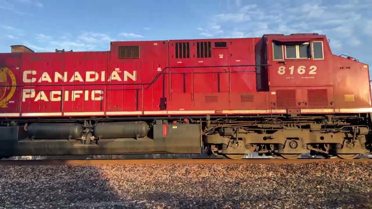 BNSF 5167 Heritage 2 and Canadian Pacific 8162 Lead Manifest through Plantersville TX - 1/29/26