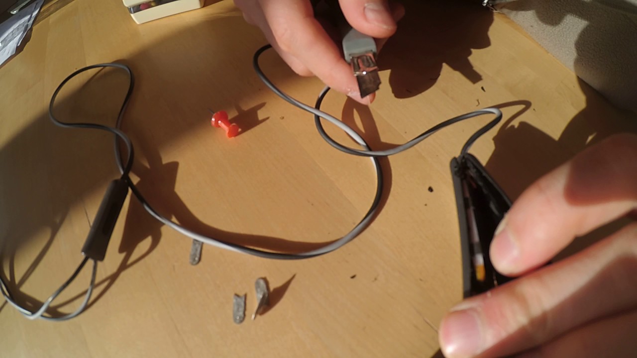 Opening | Changing battery of Bose QC20 - Part 2