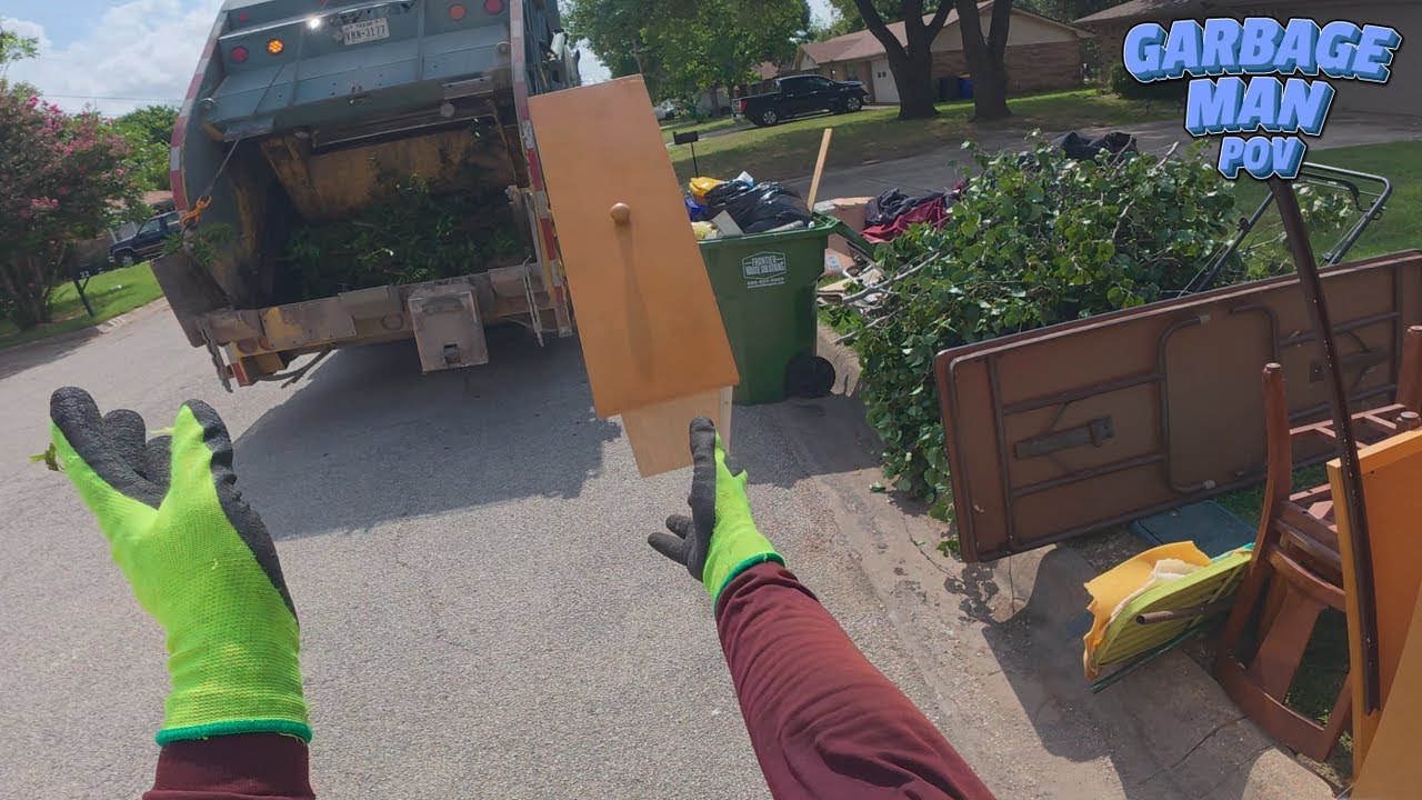 Bulky Trash Collection | Rearloader Garbage Truck | 4K ASMR