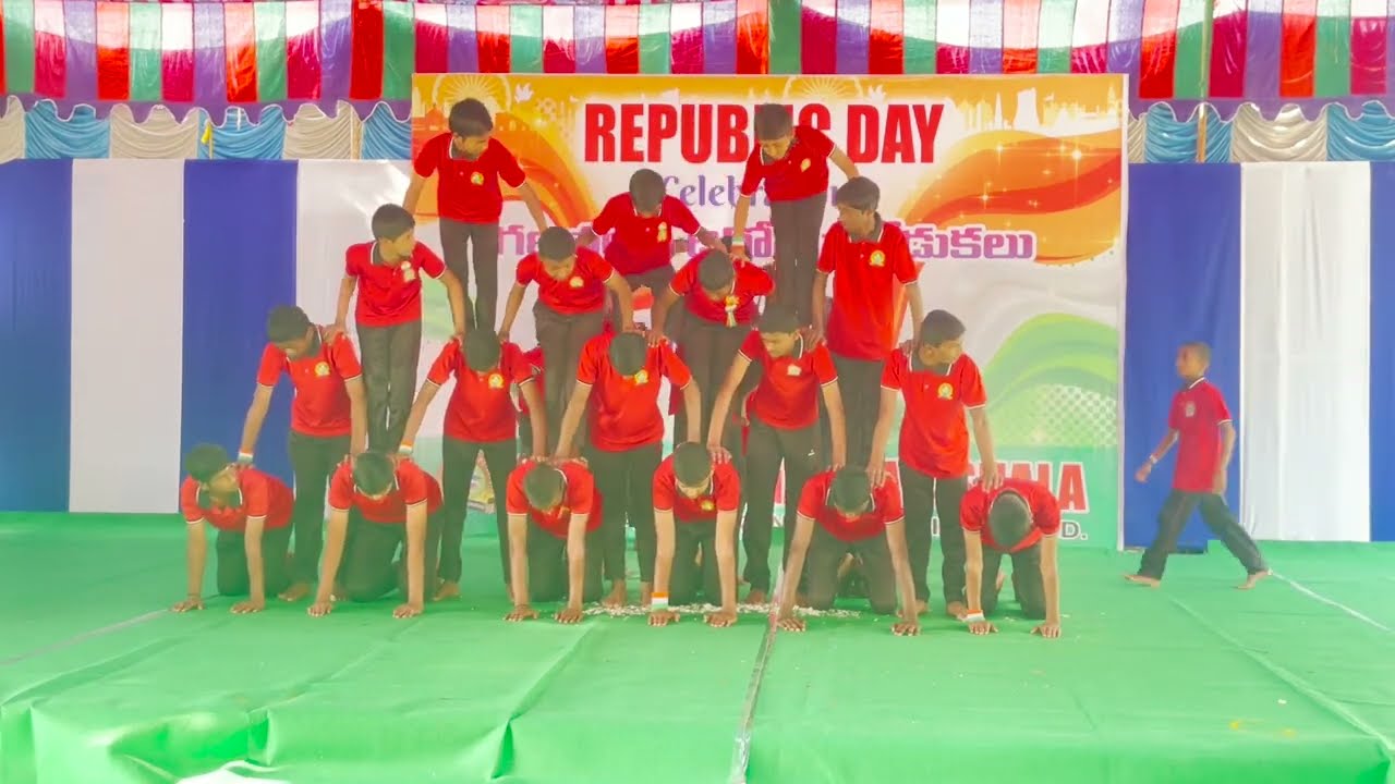 Pyramid Formation | School Students | Satyashodhak Patashala