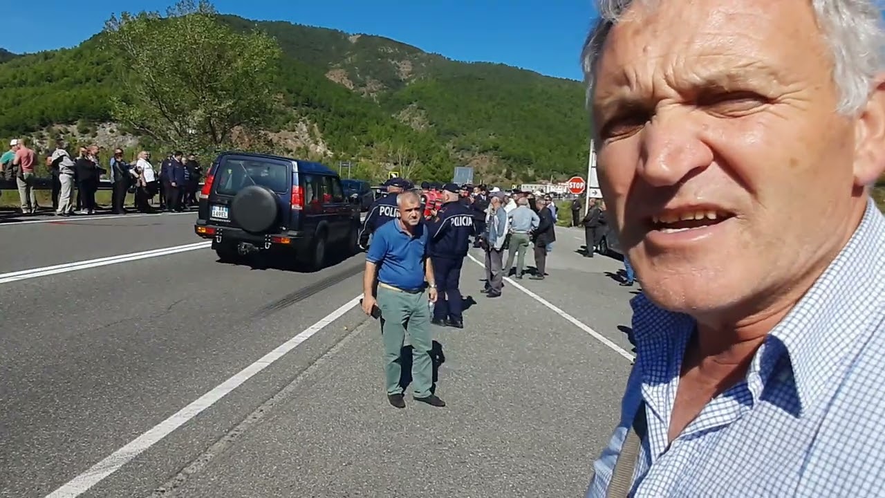 Protesta e Rubikut. Hapeni rrugen.duam rrugen tone. 15 vjet nje qytet pa rrug