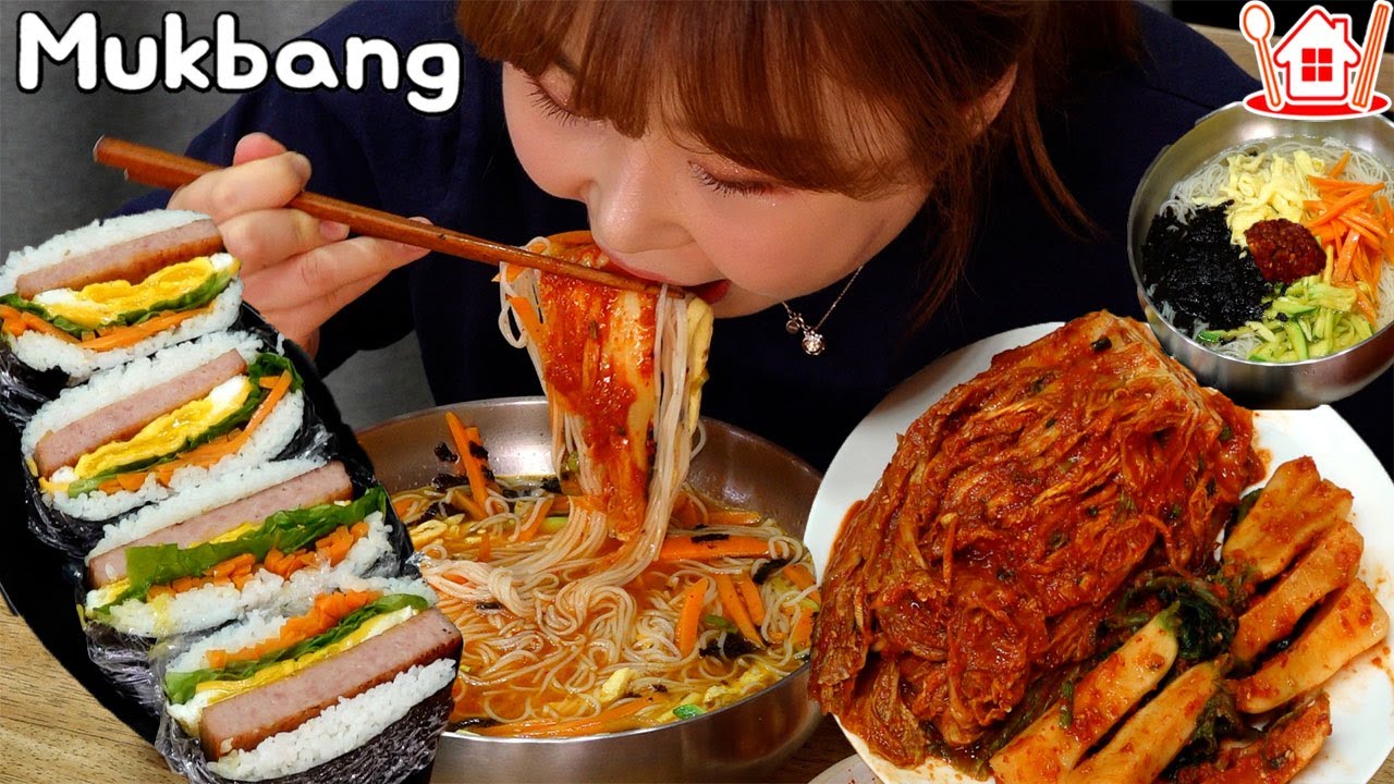 Couple Mukbang│Приготовление и употребление в пищу сэндвича с рисом и джанчи гук-су (суп с лапшой) 