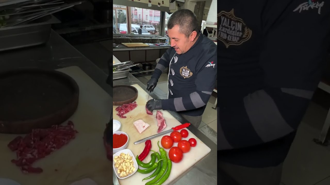 K.Maraş Yalçın Kardeşler Fırın Kebapta Yöresel Lezzetimiz Eliböğründe Yaptık…😋😋 #yöresellezzetler