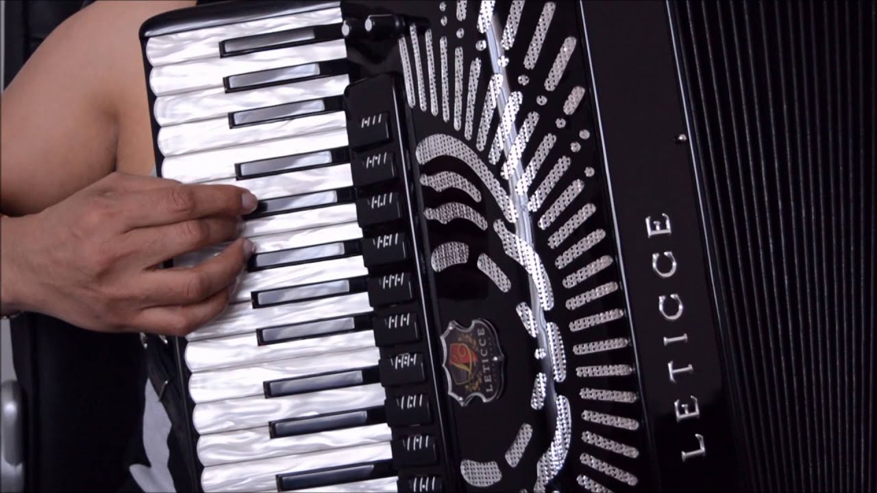 Unboxing/Demonstração Leticce Mega 6ª + Video Aula Acordeon--Sanfona Sentida.