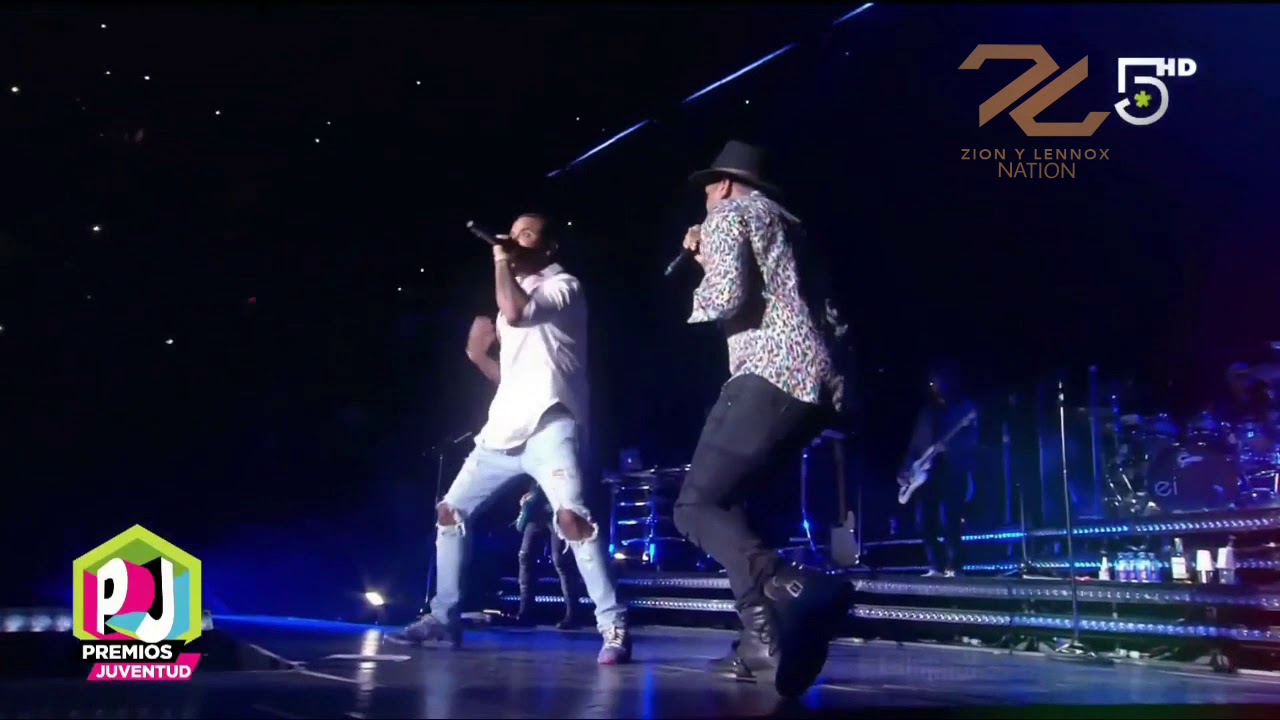 Subeme La Radio (Vivo) - Zion y Lennox Ft. Enrique Iglesias, Descemer Bueno | Premios Juventud 2017