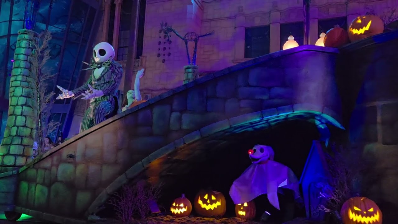 Oogie Boogie Bash Parade 2025! First day of the event.