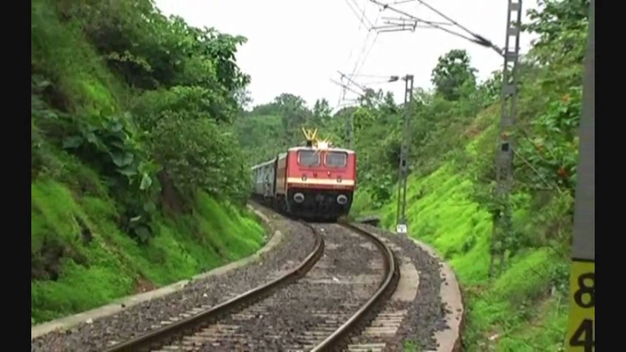 Dakshin Express in the Ghats (HD)
