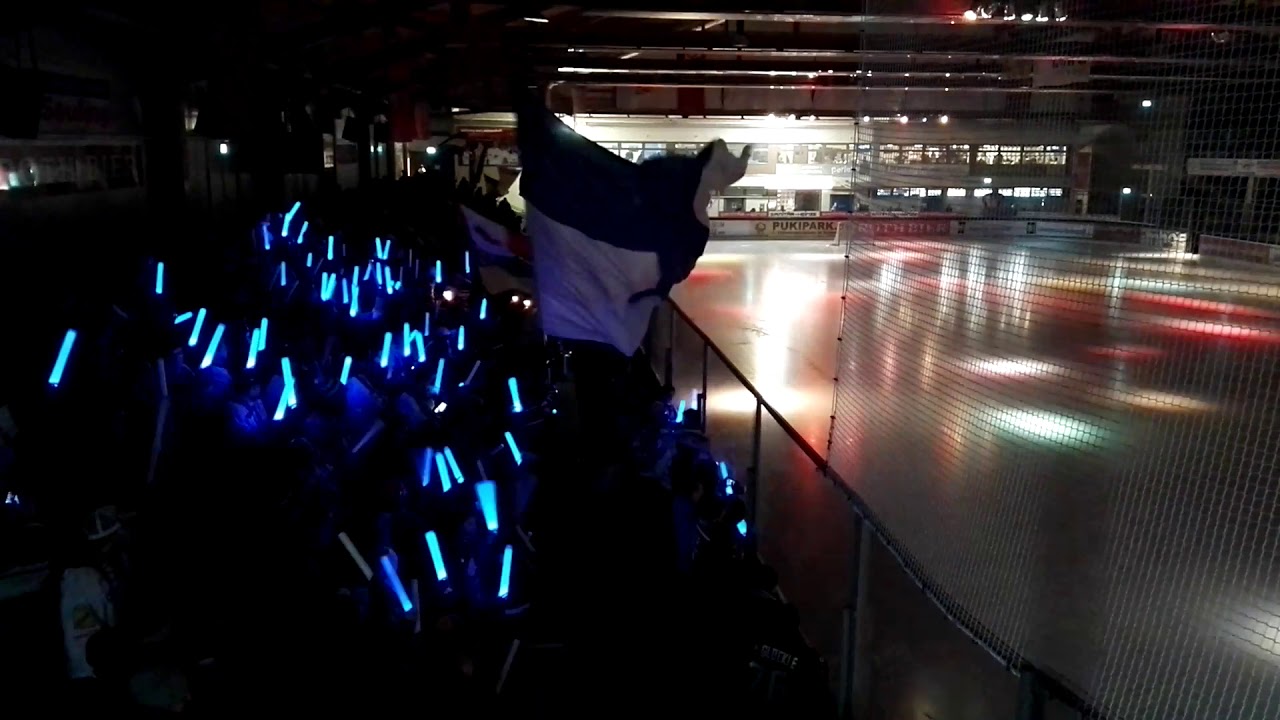 MIGHTY DOGS EINLAUF - BLUE NEON CHOREO