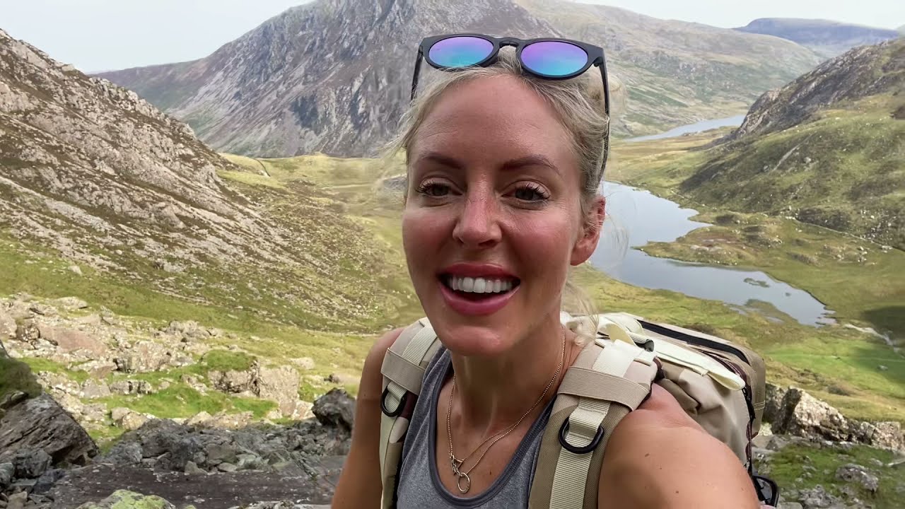 EXPLORING SNOWDONIA - HIKING GLYDER FAWR + FACH - mountain adventures