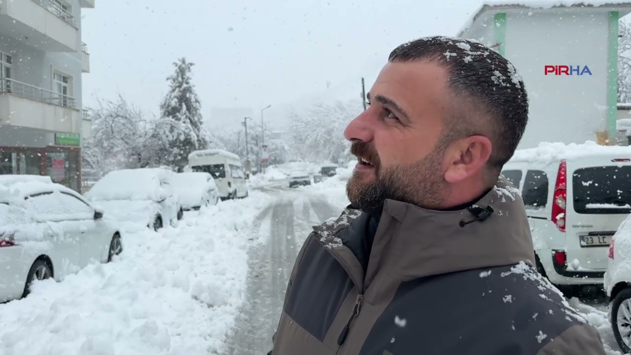 Dersim'de yoğun kar yağışı hayatı durma noktasına getirdi!
