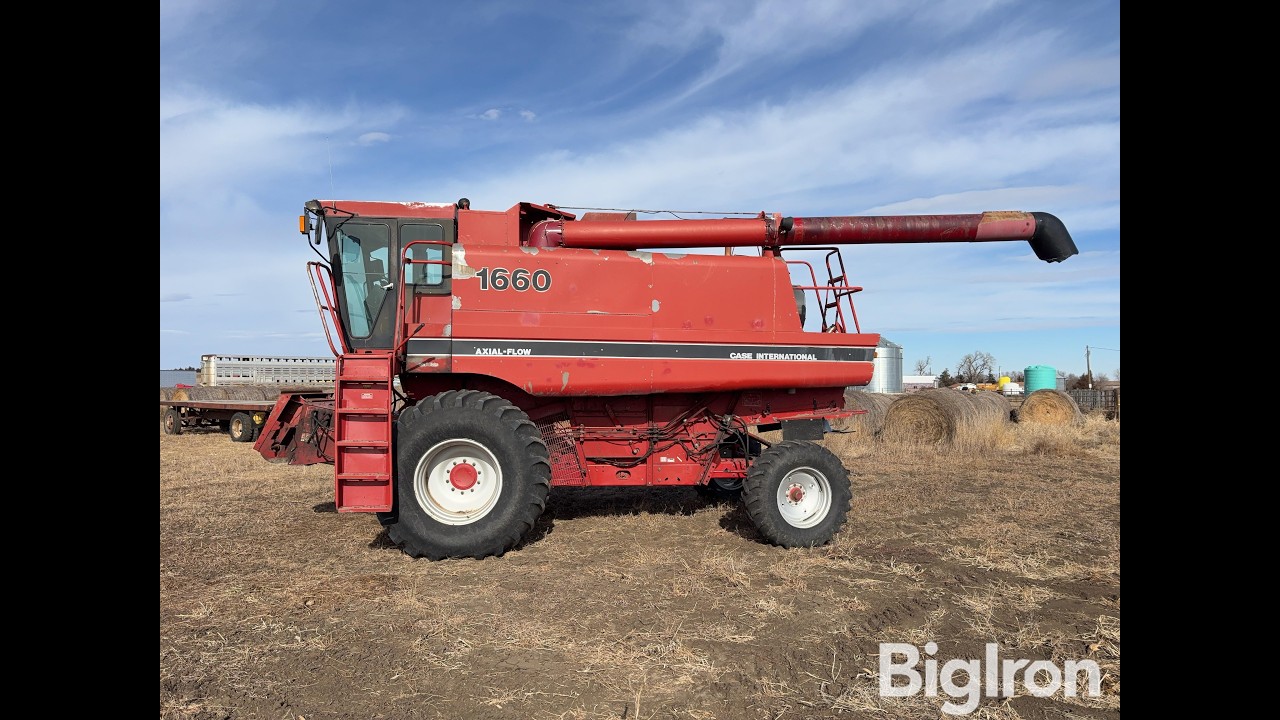 BigIron Auctiona IB3327 CaseIH 1660 Combine