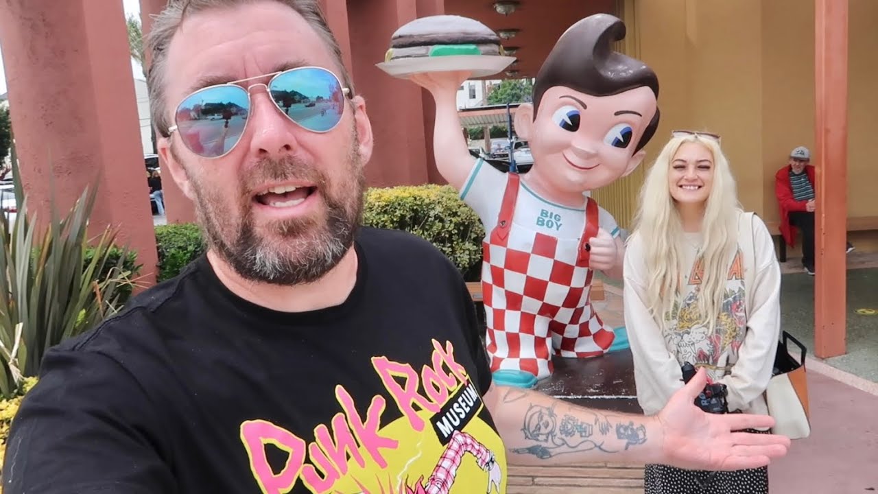 Finally Visiting The Valley Relics Museum- Eating At Bob’s Big Boy In Burbank & Karate Kid Apartment