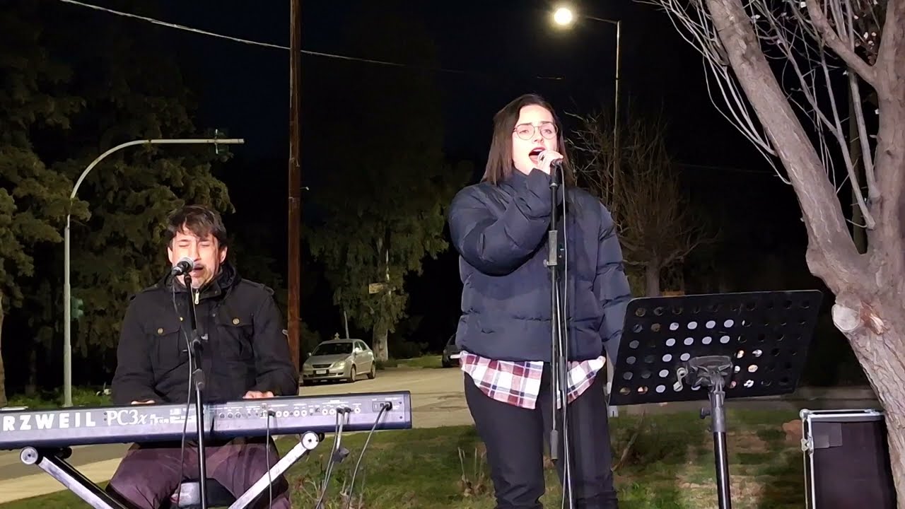 Αγγελική Πέππα & Κώστας Βλαχούτσος ~ Κάπου υπάρχει λίγο φως*