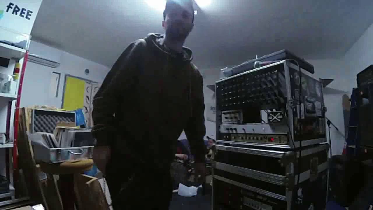 BULLIT ROOM-FUAKAMAN