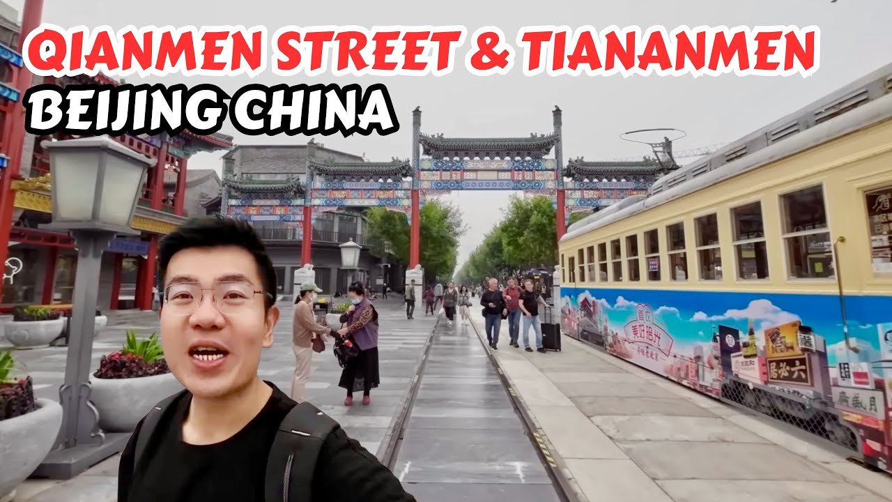 LAPANGAN TIANANMEN DAN QIANMEN STREET BEIJING CHINA