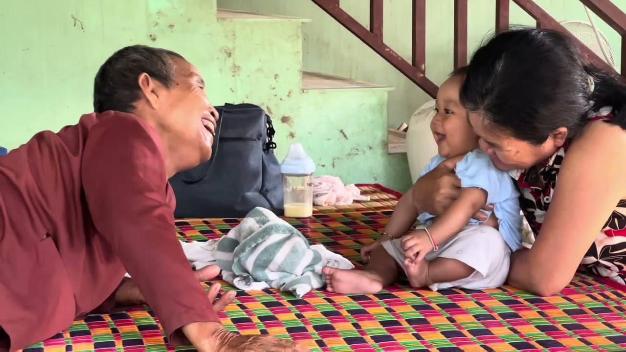 អូនChhing លេងជាមួយយាយទួត