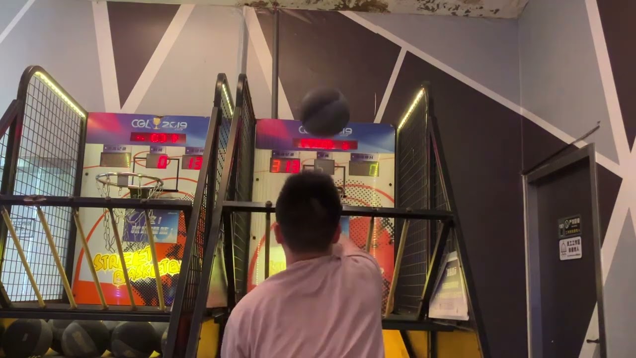 {日常Yoyo籃球機練習影片#1￼￼ }街頭籃球機7個球704分，￼Yoyo Basketball Arcade Game 7 Balls 704 Scores 