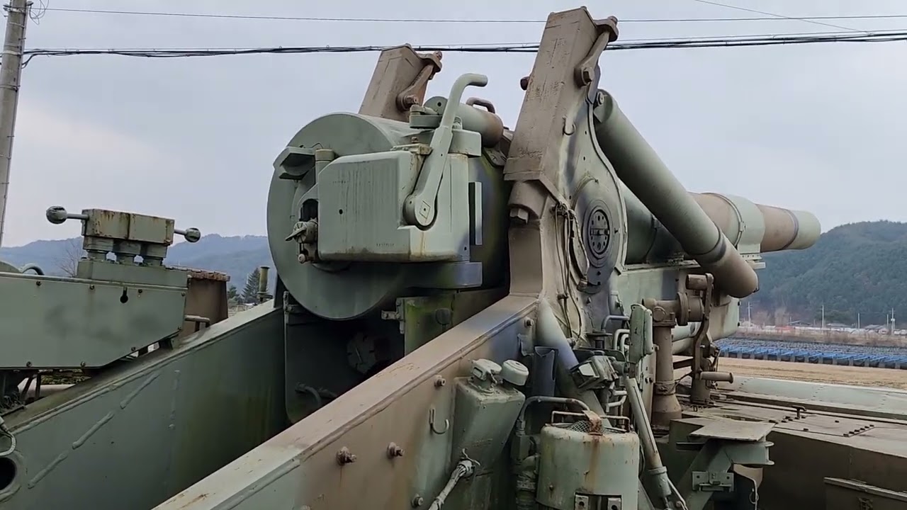 Bravo,자주포 우렁찬 포성소리 아련히 남아있내.  M110AT (203mm. 8 inch) 비사격GO .적1개 대대 완전섬멸 이상!